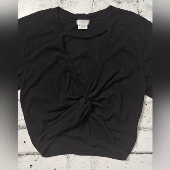 COOPERATIVE Black Cutout Crop Twist Front Crewneck Top - Picture 4 of 8